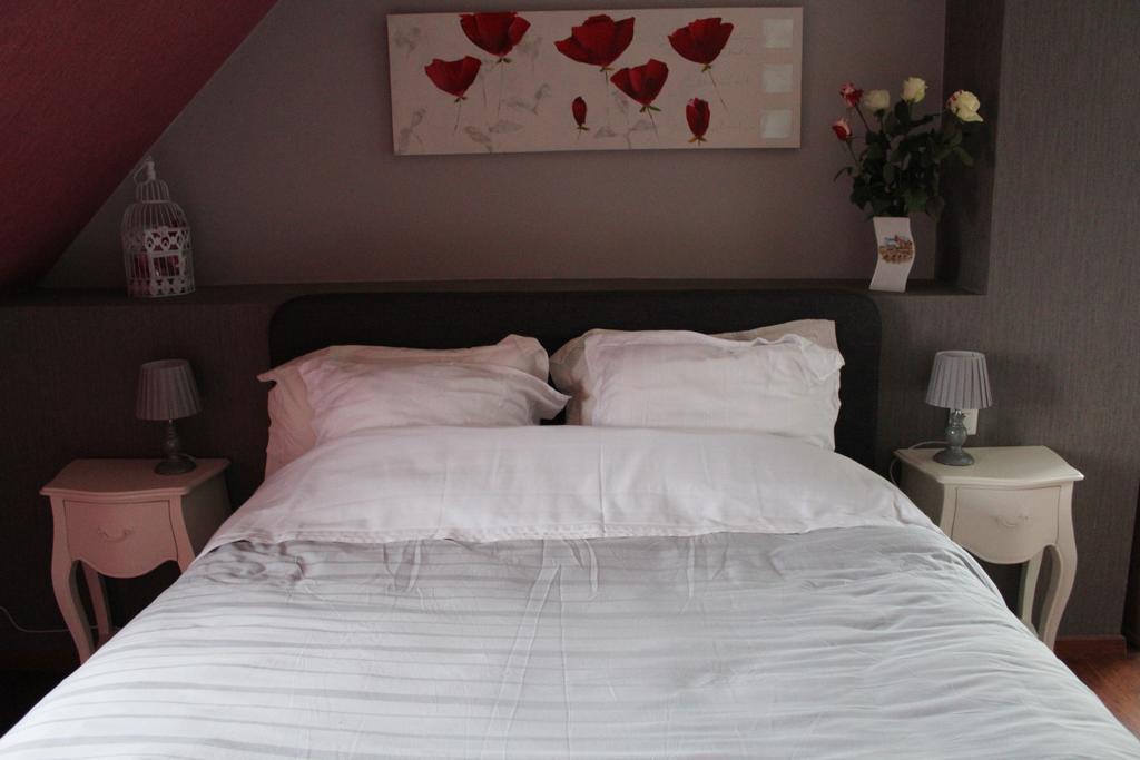 Le Clos Des Roses Saint-Règle Habitación foto